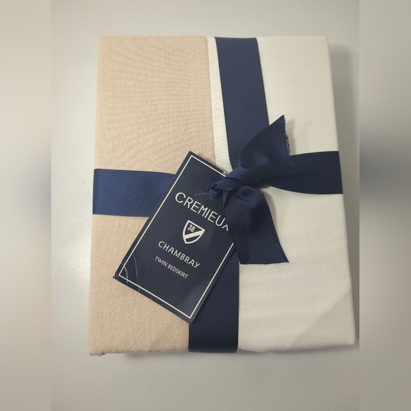 NEW- Cremieux Twin Bedskirt Cotton Chambray Khaki - 39" X 75" + 16" MSRP $69 - Picture 2 of 4